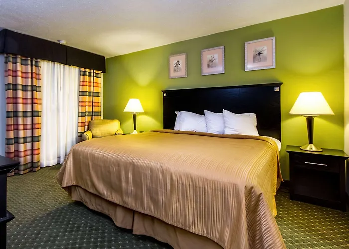Quality Inn & Suites Moline - Quad Cities