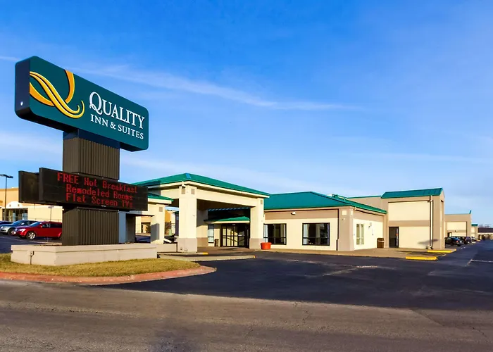 Quality Inn & Suites Moline - Quad Cities