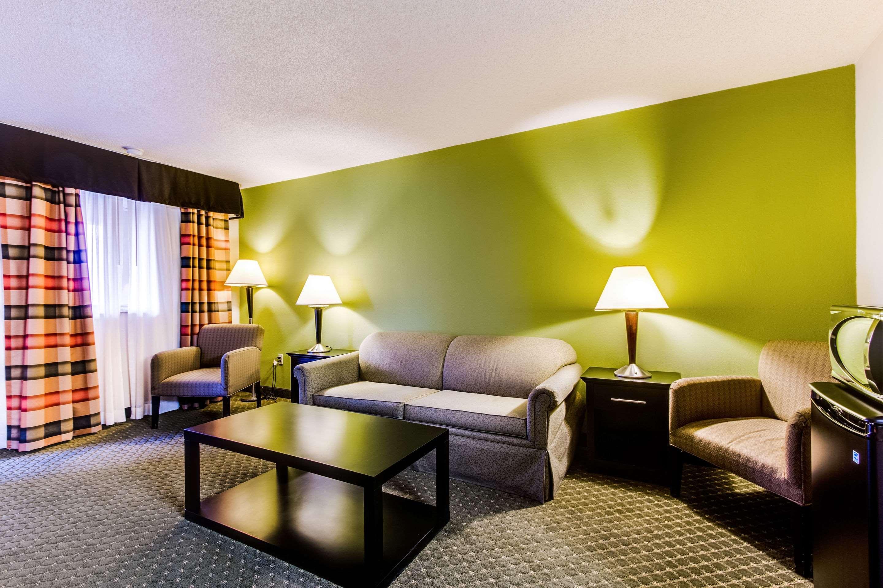 Hotel Quality & - Quad Cities
