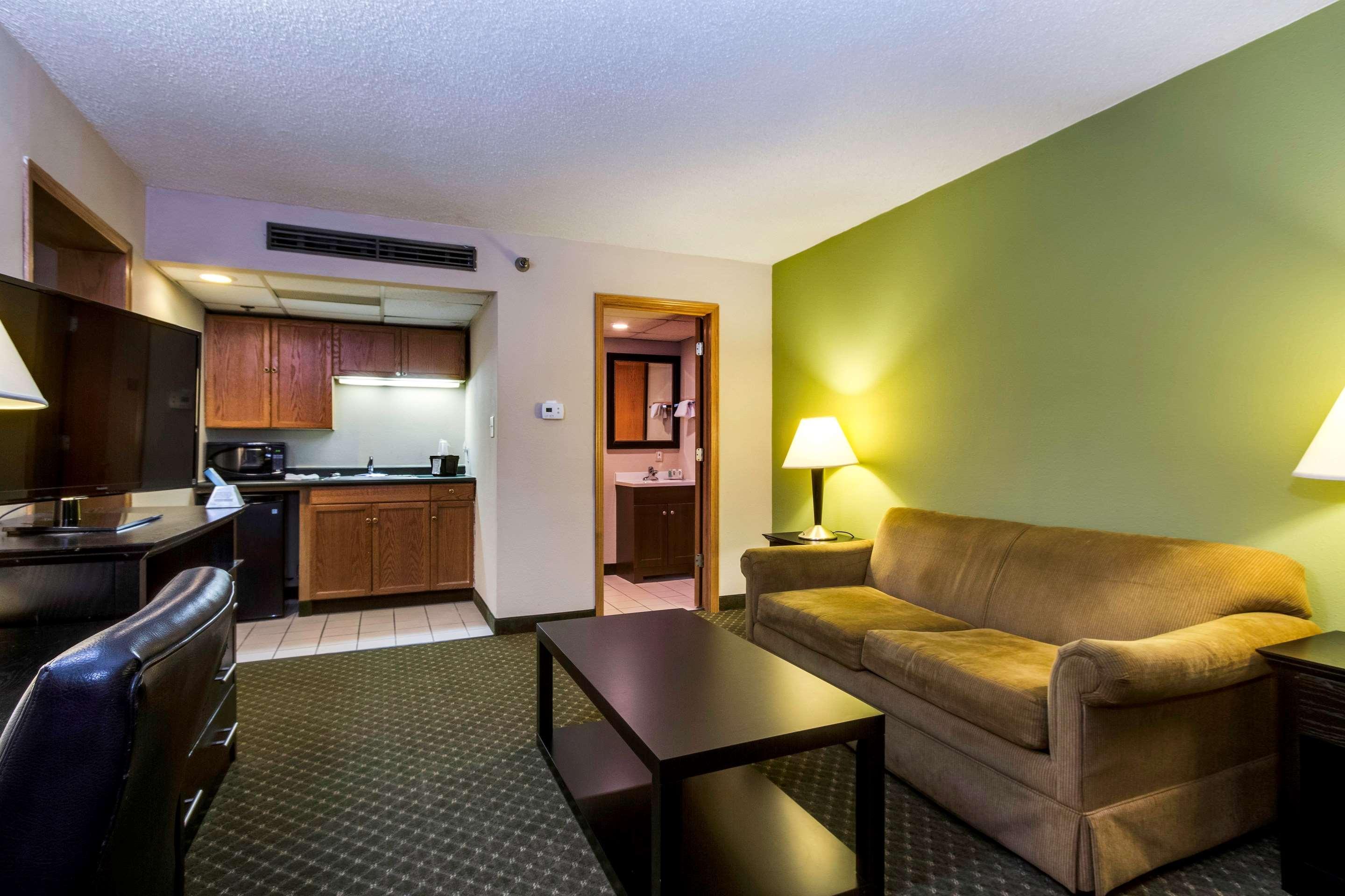Hotel Quality & - Quad Cities