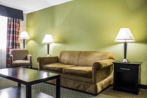 Hotel Quality & - Quad Cities Moline