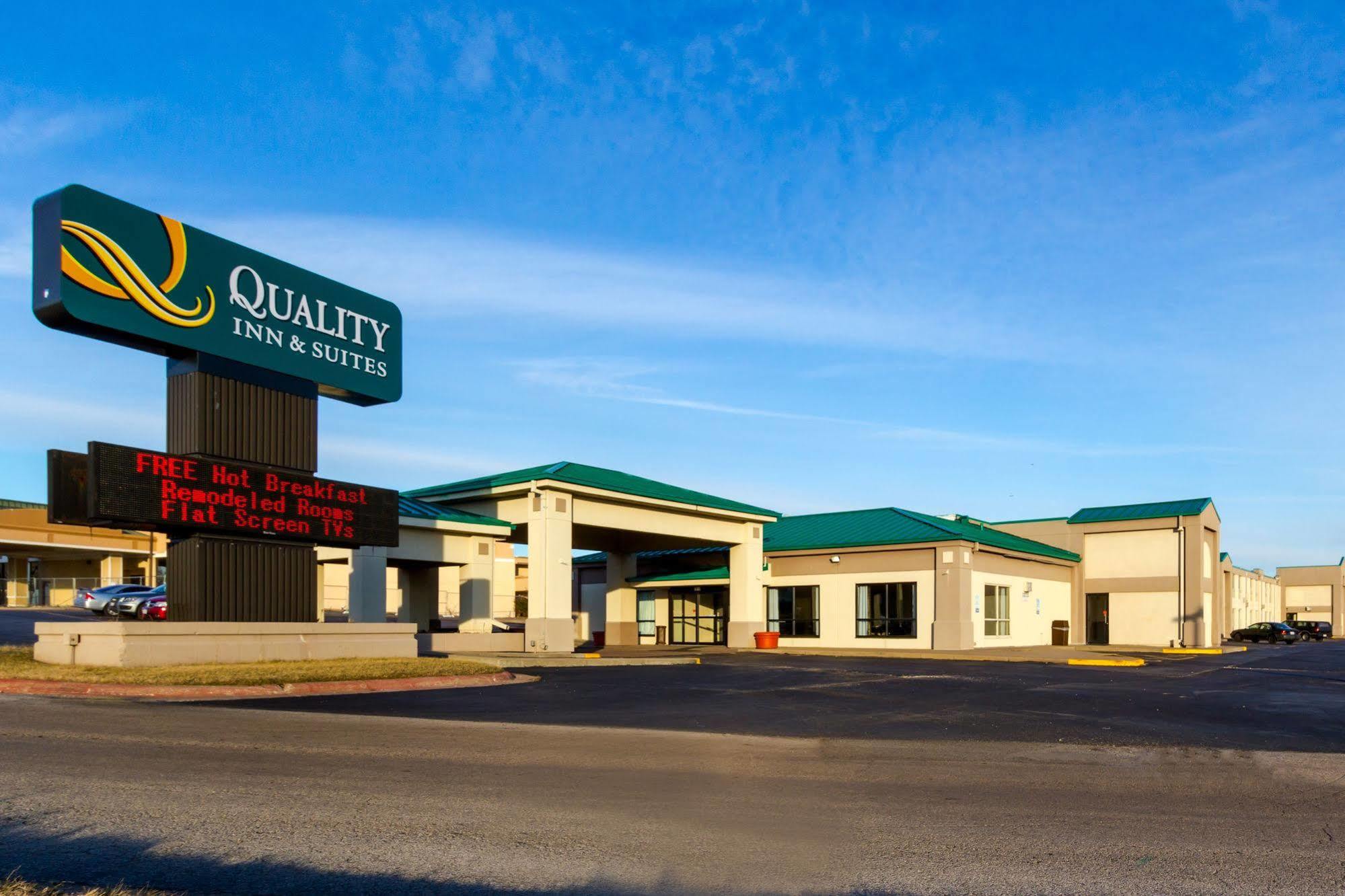 Quality & - Quad Cities Hotel