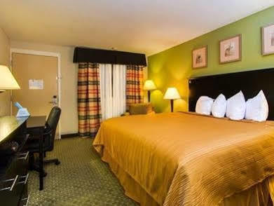 Quality & - Quad Cities 3* Moline