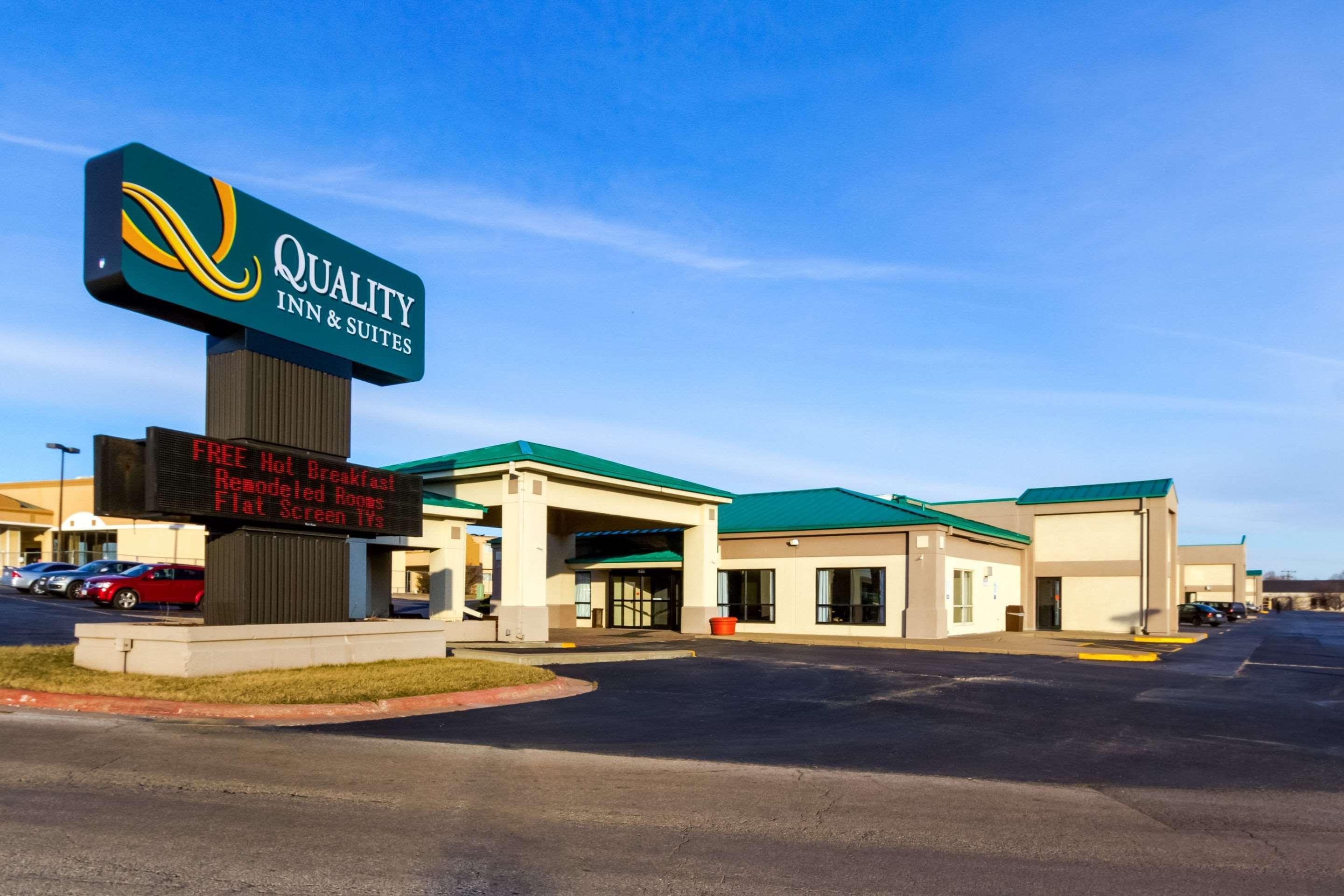 Quality & - Quad Cities 3*