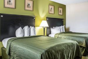 Hotel Quality & - Quad Cities 3*